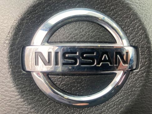 Used 2018 Nissan Rogue SV w/ Premium Package image 26