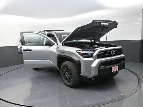 Used 2026 Toyota 4Runner SR5 AWD/4WD image 38