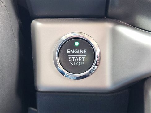 Used 2024 Ford Expedition XLT image 21