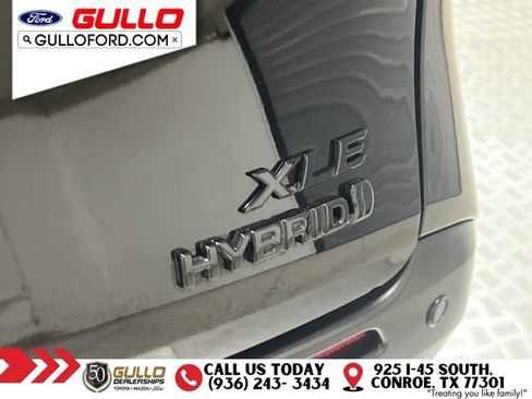 Used 2024 Toyota Sienna XLE Woodland Edition AWD/4WD image 33