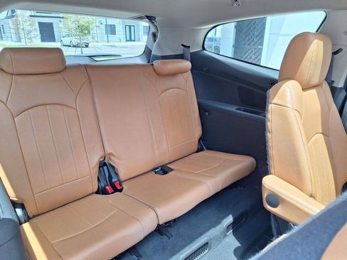 Used 2014 Chevrolet Traverse LTZ FWD image 30