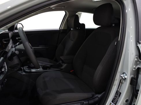 New 2026 Kia K4 LXS image 22