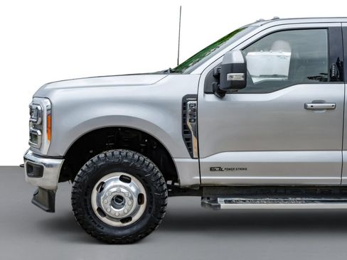Used 2023 Ford F350 Lariat w/ FX4 Off-Road Package AWD/4WD image 10