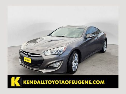 Used 2013 Hyundai Genesis 3.8 image 1
