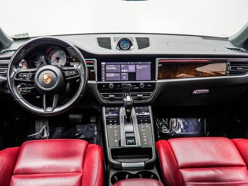 Used 2022 Porsche Macan S w/ Premium Package Plus image 5