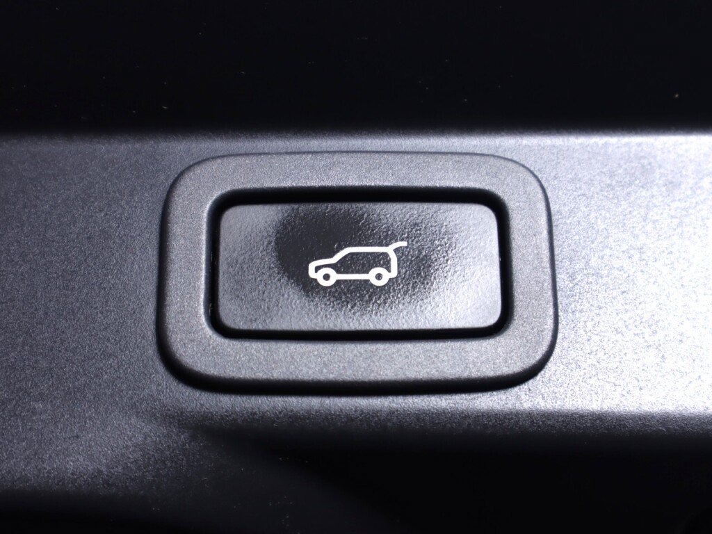 Used 2015 Land Rover Range Rover Sport SE AWD/4WD image 36