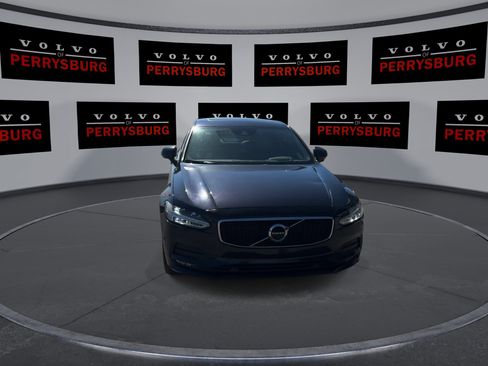 Used 2017 Volvo S90 T6 Momentum w/ Vision Package image 3