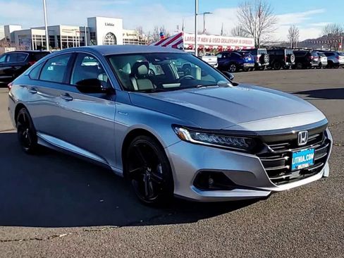Used 2022 Honda Accord Sport image 2