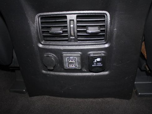 Used 2019 Nissan Titan PRO-4X image 17