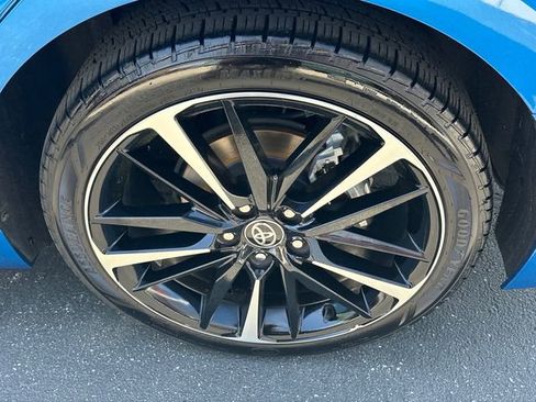 Used 2020 Toyota Camry XSE image 25