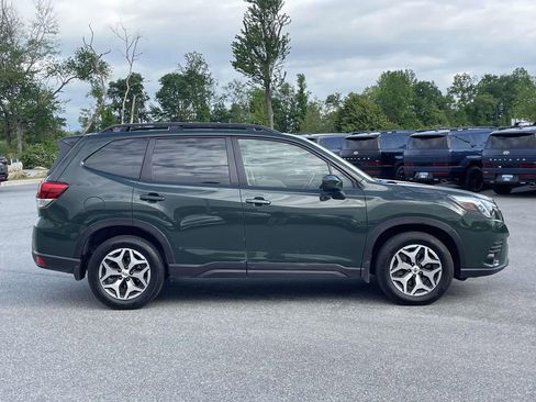 Used 2024 Subaru Forester Premium AWD/4WD image 31