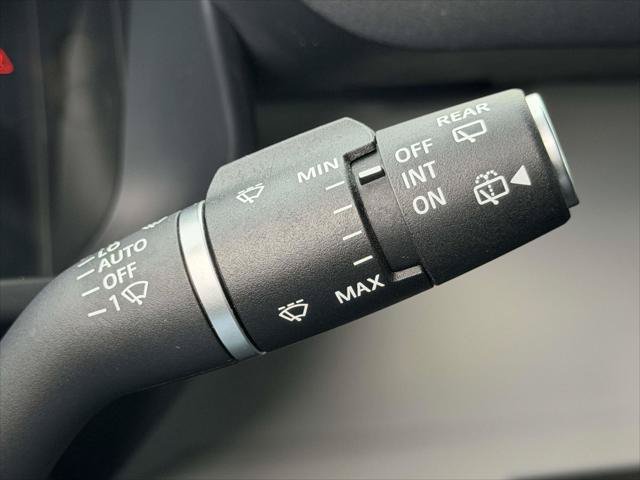 Used 2023 Land Rover Defender 110 S AWD/4WD image 27