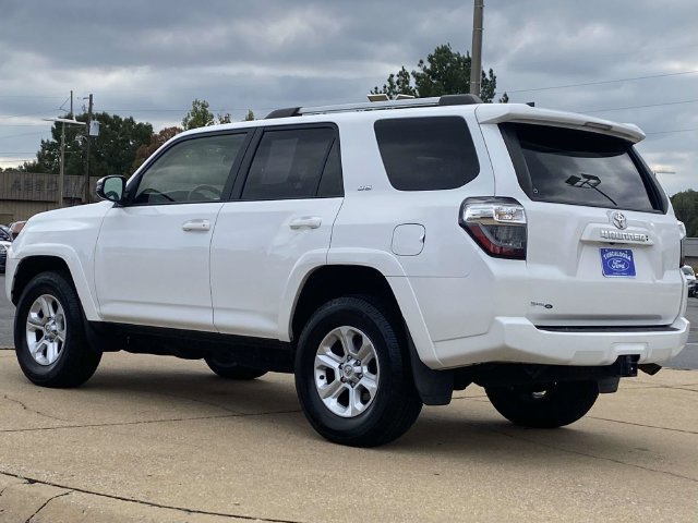 Used 2022 Toyota 4Runner SR5 Premium w/ Moonroof Package AWD/4WD image 5
