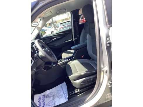 Used 2023 Chevrolet TrailBlazer LT w/ Convenience Package AWD/4WD image 9