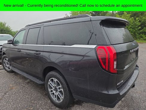 Used 2025 Ford Expedition Max Active RWD image 6