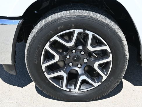 Used 2025 RAM 1500 Laramie AWD/4WD image 7