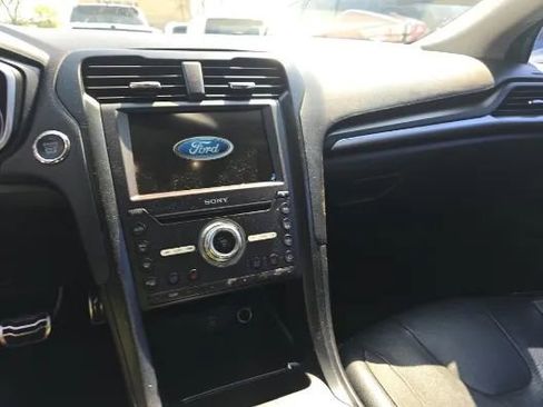 Used 2019 Ford Fusion Titanium image 12