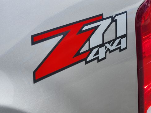 Used 2008 GMC Sierra 1500 SLT w/ All-Terrain Package image 11