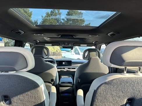 Used 2024 Kia EV9 GT-Line image 11