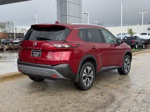 Used 2023 Nissan Rogue SV w/ SV Premium B Package image 3