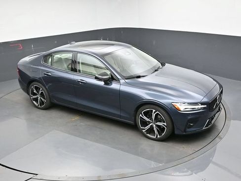 Used 2024 Volvo S60 B5 Plus w/ Climate Package FWD image 18