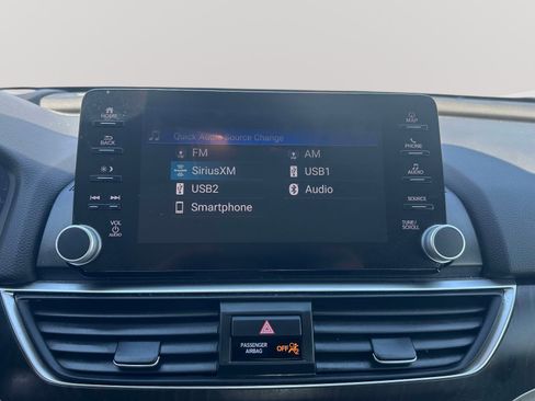 Used 2018 Honda Accord Touring image 10