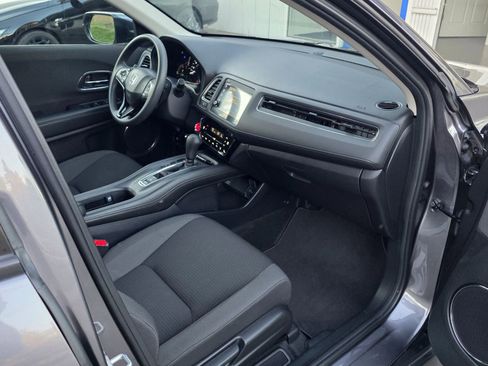 Used 2022 Honda HR-V EX image 12