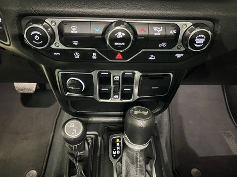 Used 2024 Jeep Wrangler Sport S image 26