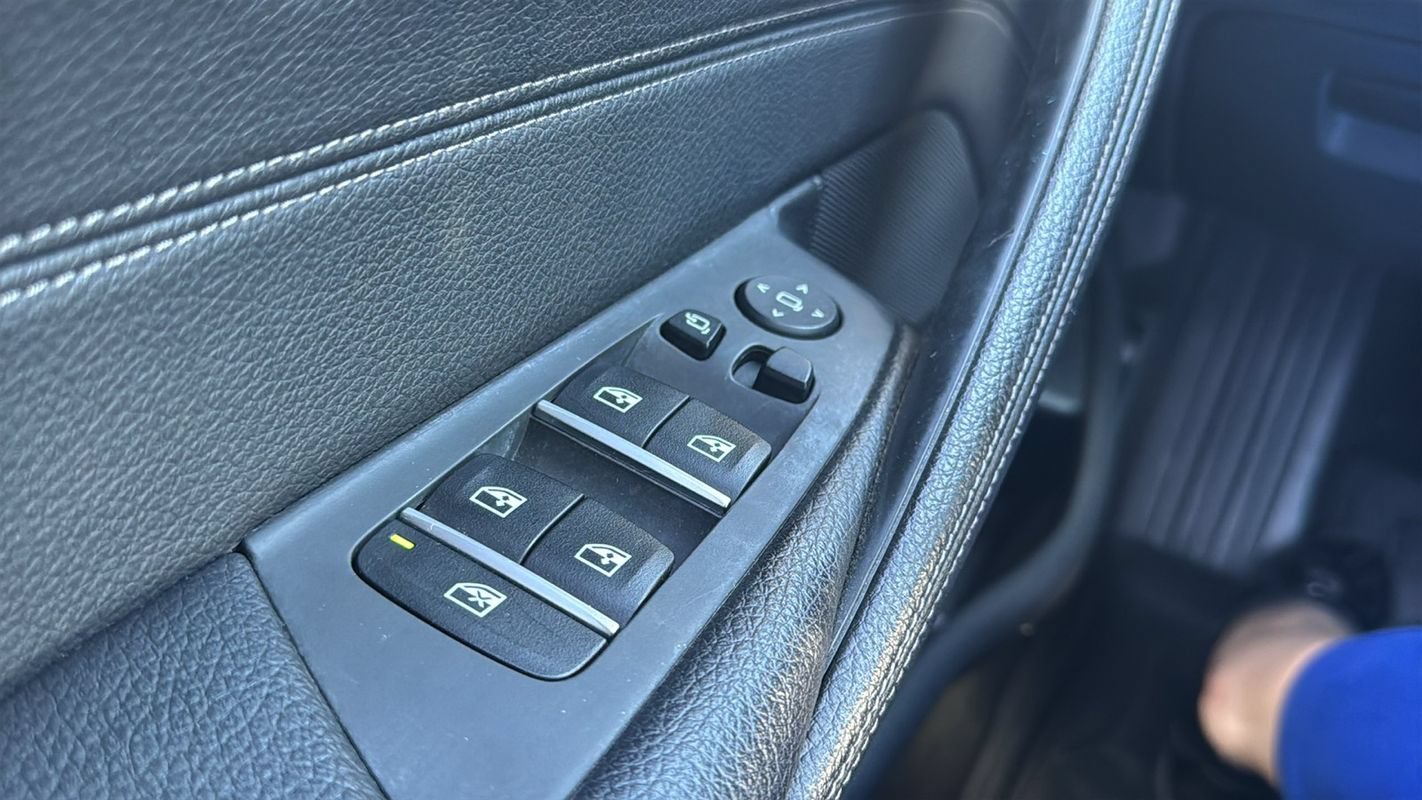 Used 2018 BMW 530i xDrive AWD/4WD image 23