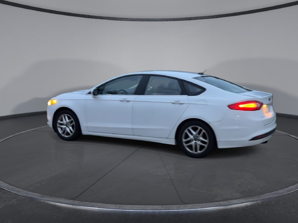 Used 2013 Ford Fusion SE FWD image 6