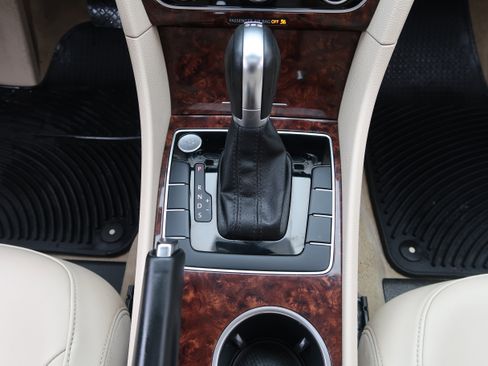 Used 2013 Volkswagen Passat TDI SEL Premium image 20