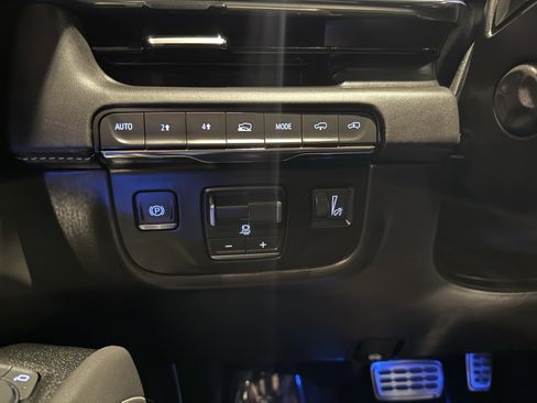 Certified 2023 Cadillac Escalade ESV Sport Platinum w/ LPO, ONYX Package image 15