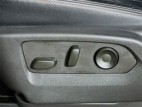 Used 2023 GMC Sierra 1500 AT4 w/ AT4 Premium Package image 11