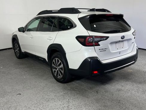 Used 2024 Subaru Outback Premium AWD/4WD image 5
