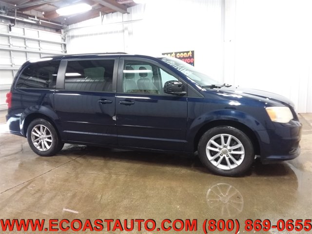 Used 2014 Dodge Grand Caravan SXT w/ Rear Park Assist Package FWD image 2