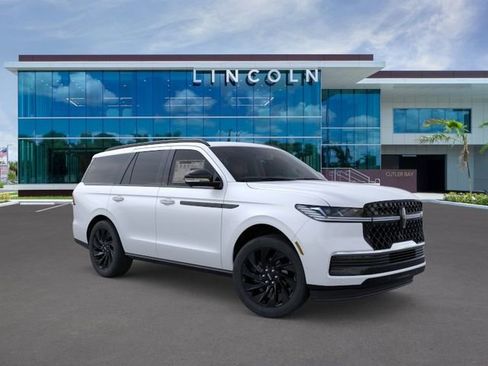 New 2025 Lincoln Navigator Reserve w/ Jet Appearance Package AWD/4WD image 7