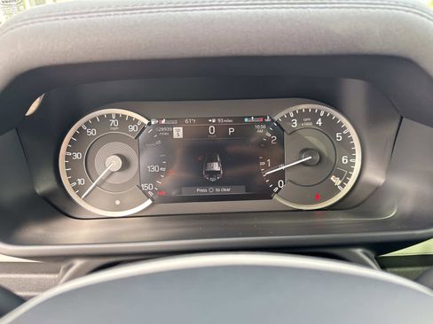 Used 2023 Land Rover Defender 110 S image 31