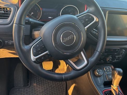 Used 2019 Jeep Compass Trailhawk image 12