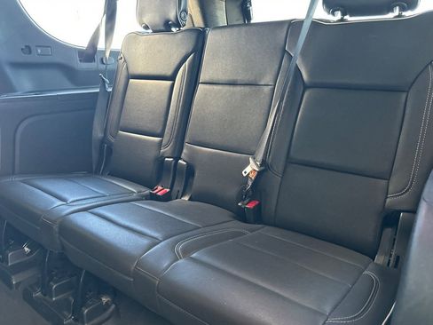 Used 2023 Chevrolet Suburban Premier AWD/4WD image 15