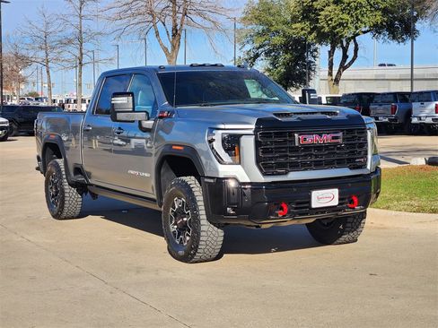 Used 2025 GMC Sierra 2500 AT4X image 3