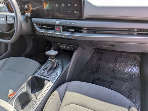 Used 2025 Kia K4 FWD image 31