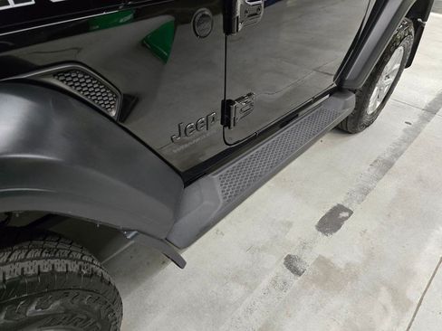 Used 2020 Jeep Wrangler Sport AWD/4WD image 12