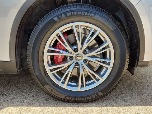Used 2022 Alfa Romeo Stelvio Sprint RWD image 2