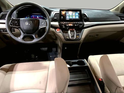 Used 2018 Honda Odyssey EX image 16