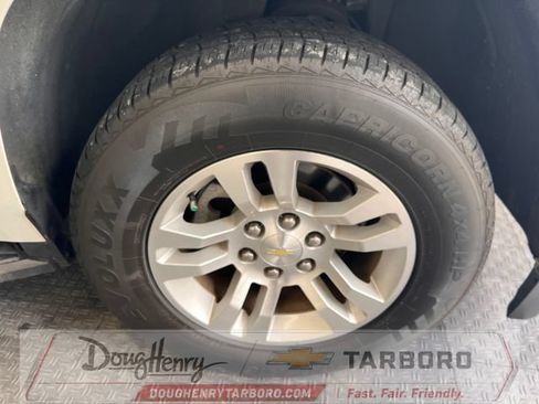 Used 2018 Chevrolet Suburban LT RWD image 18