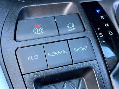 Used 2024 Toyota RAV4 XLE image 33