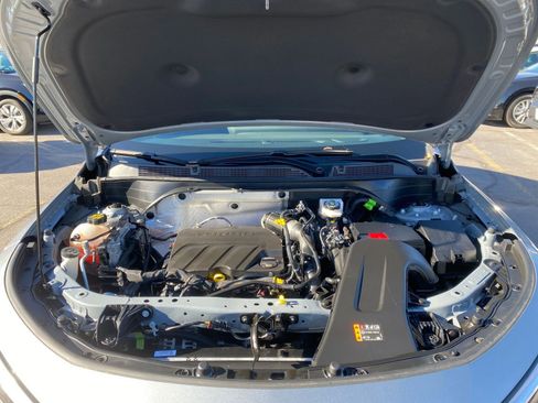 Used 2025 Buick Envista Sport Touring image 32