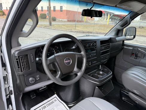 Used 2020 GMC Savana 2500 image 9
