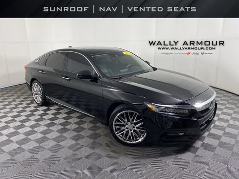 Used 2018 Honda Accord Touring image 1