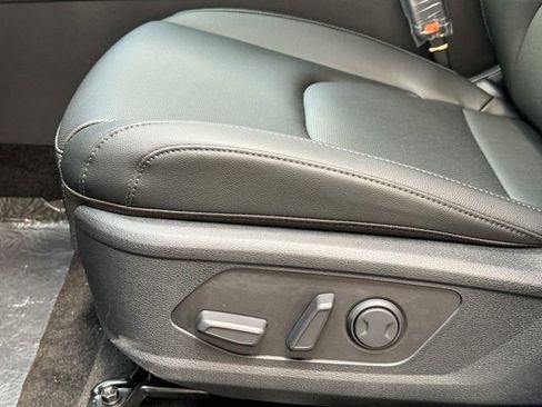 Certified 2025 Kia Sportage EX image 16